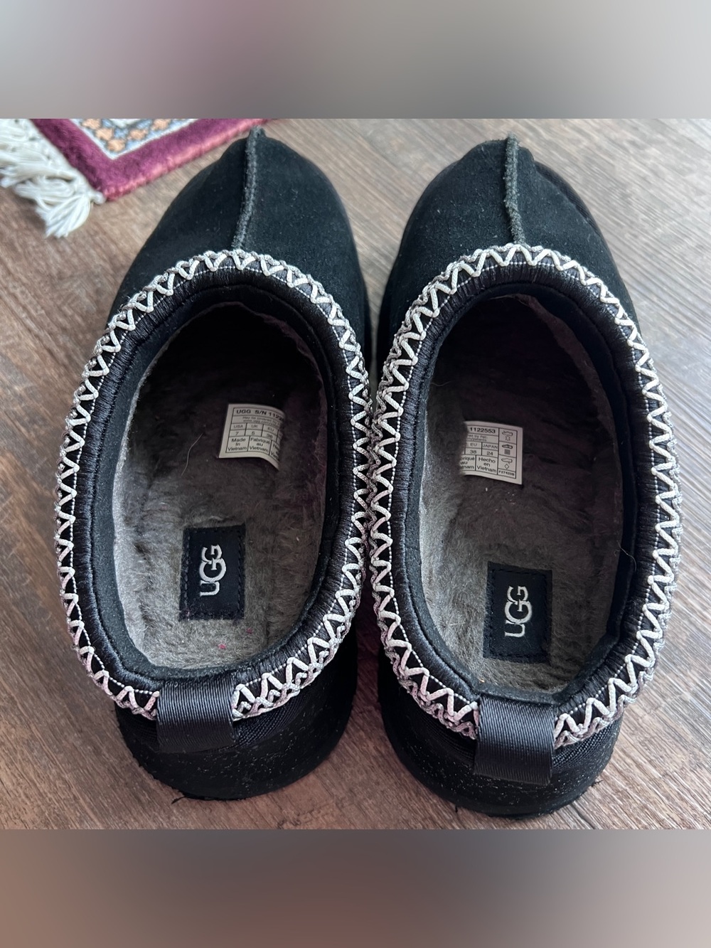 UGG Tazz Black Suede Slip-On Platform Clog size 7 - Picture 5 of 10